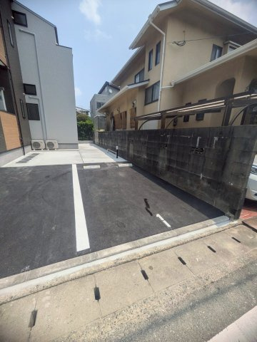 ハーモニーテラス麦野Ⅳの駐車場