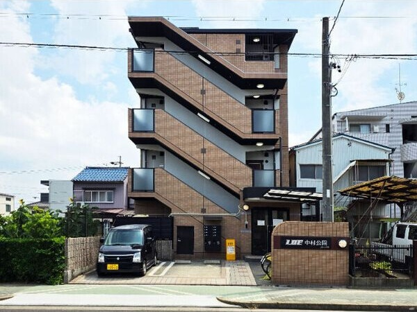 LOE中村公園の外観