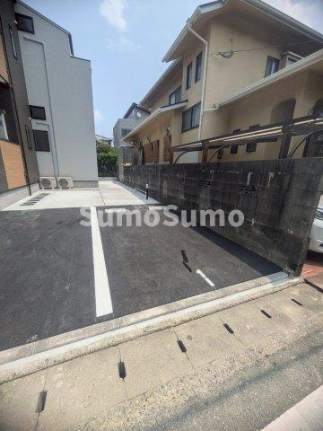ハーモニーテラス麦野Ⅳの駐車場