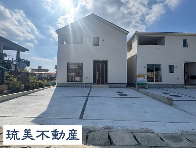 糸満市喜屋武　第6（全3棟）3号棟の外観|3号棟　並列駐車3台完備♪EV車充電設備付き♪