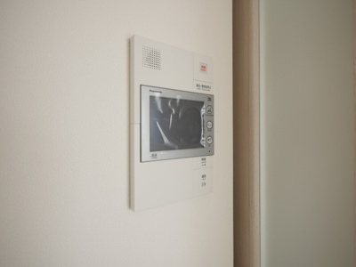 【セキュリティ】 | ソルテラスOSAKA EAST GATE | モニター付きインターホンです