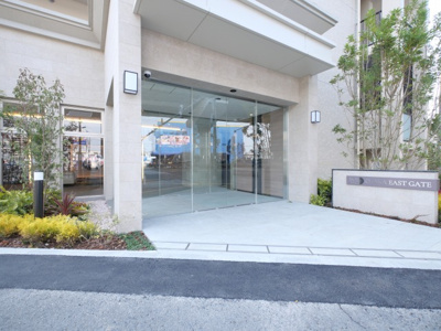 【エントランス】 | ソルテラスOSAKA EAST GATE | 落ち着いたエントランスです