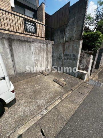 パルム南福岡の駐車場