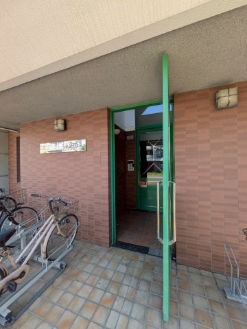 ビュークレスト平尾南のエントランス