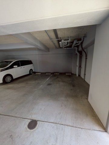 ビュークレスト平尾南の駐車場