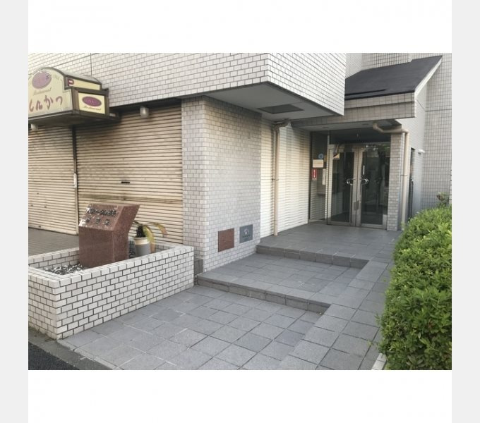 パストラル野沢壱番館のエントランス