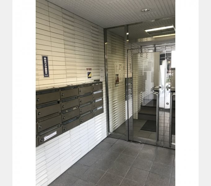 パストラル野沢壱番館のエントランス