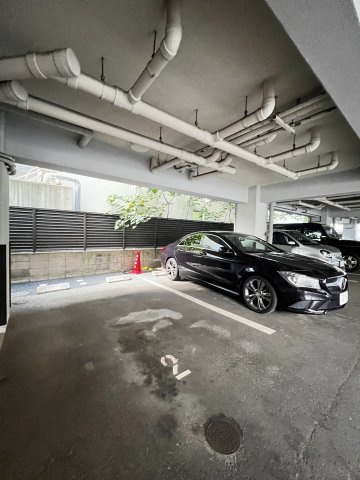 ハインズ浄水の駐車場