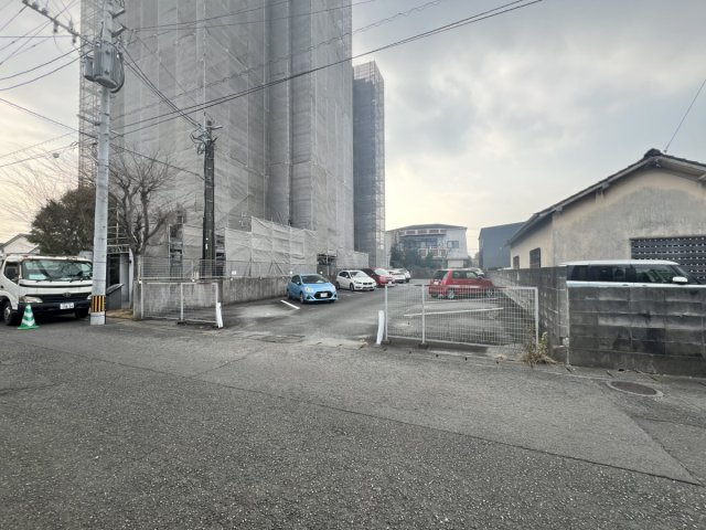 本町四丁目土地　駐車場用地の外観