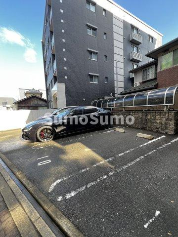 ビオラ愛宕の駐車場