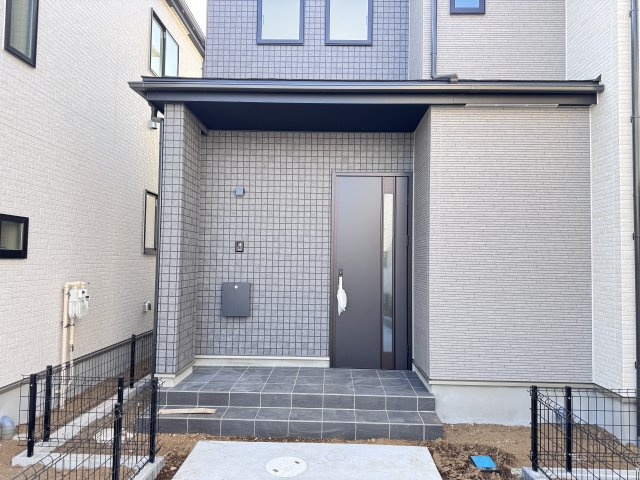 市川市宮久保４丁目新築戸建【宮久保小学校：9分】のエントランス|エントランス・玄関ポーチ