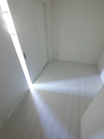 コネクトパークヒルズ千葉中央の洋室