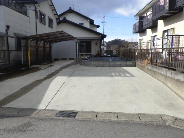 ６６４１５　各務原市那加前野町三丁目土地