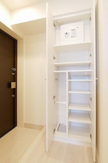 【玄関】 | ハーモニーレジデンス横浜大通り公園