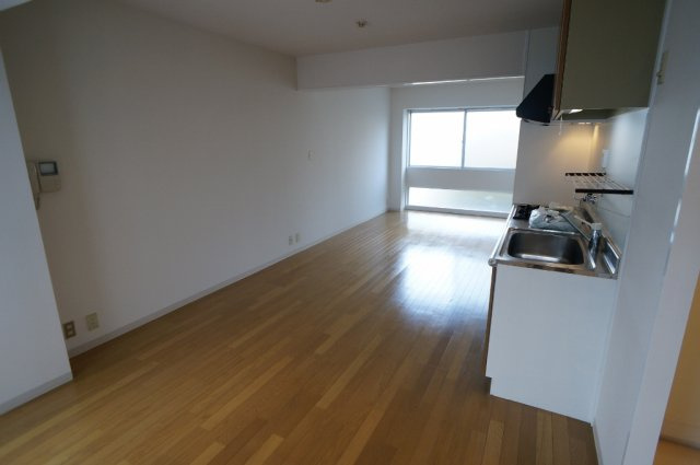 アゼリアヒルズの居間・リビング