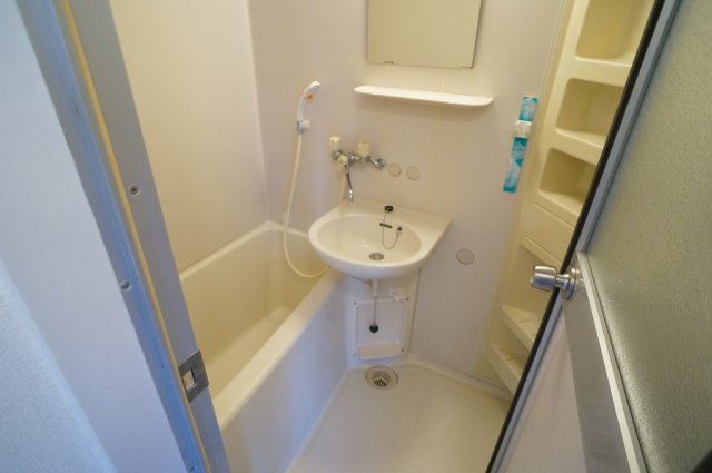 アゼリアヒルズの浴室