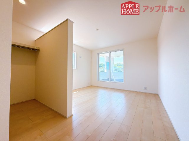 [新築住宅] 熊谷市中恩田  全3棟の洋室|２階居室は全室収納あり！たっぷりある収納活用でお部屋もキレイを保てます♪
