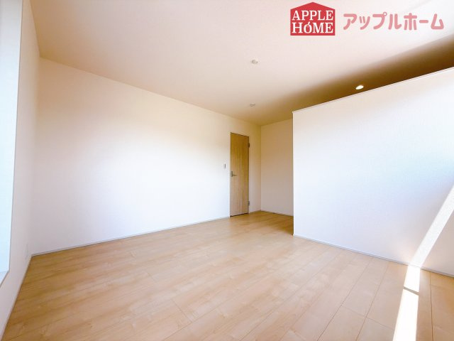 [新築住宅] 熊谷市中恩田  全3棟の洋室|２階居室は全室収納あり！たっぷりある収納活用でお部屋もキレイを保てます♪