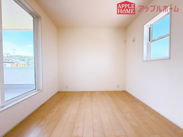 [新築住宅] 熊谷市中恩田  全3棟の洋室|２階居室は全室収納あり！たっぷりある収納活用でお部屋もキレイを保てます♪