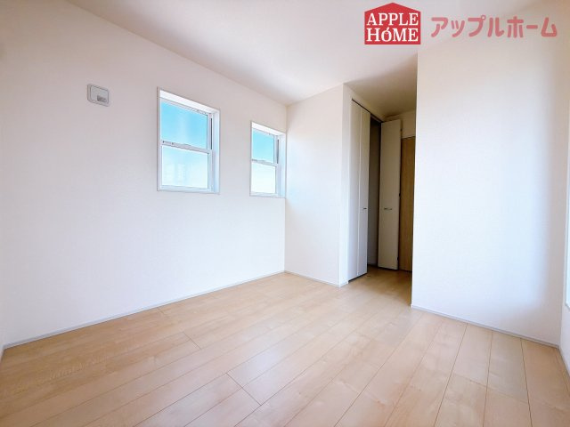 [新築住宅] 熊谷市中恩田  全3棟の洋室|２階居室は全室収納あり！たっぷりある収納活用でお部屋もキレイを保てます♪