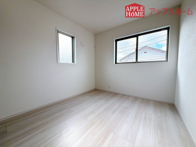 [新築住宅] さいたま市西区三橋 1期 全1棟の洋室|２階居室は全室収納あり！たっぷりある収納活用でお部屋もキレイを保てます♪