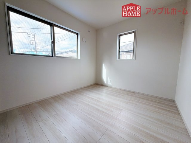 [新築住宅] さいたま市西区三橋 1期 全1棟の洋室|２階居室は全室収納あり！たっぷりある収納活用でお部屋もキレイを保てます♪