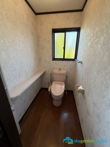 平塚市中里　中古戸建のトイレ
