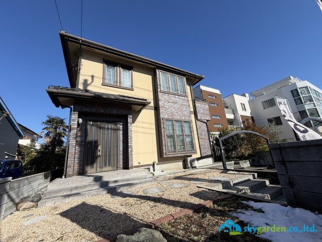 平塚市中里　中古戸建の外観