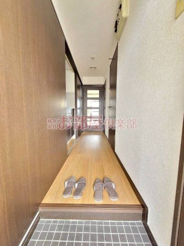 ローズガーデンIの玄関