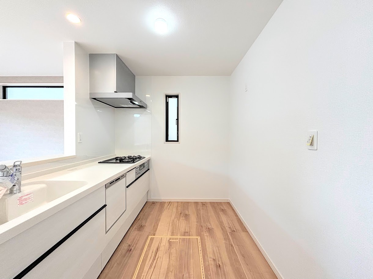 戸塚区矢部町　新築戸建て　第1のキッチン|◆デザイン性と機能性を兼ね備えたキッチンです。リビングスペースとの一体感が生まれ、広々空間を演出してくれます。
