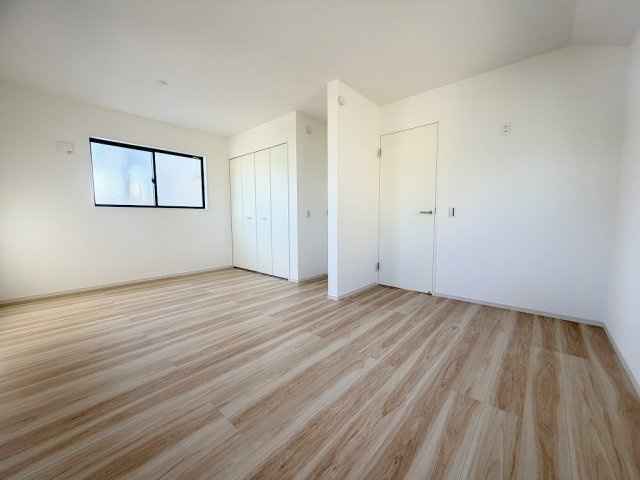 流山市西平井1丁目　新築戸建　全2棟　1号棟の洋室|お子様が小さいうちは２部屋をつなげた広い洋室として利用できます