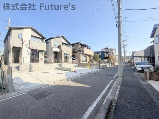 流山市西平井1丁目　新築戸建　全2棟　1号棟の前面道路含む現地写真|前面道路含む現地写真です。
