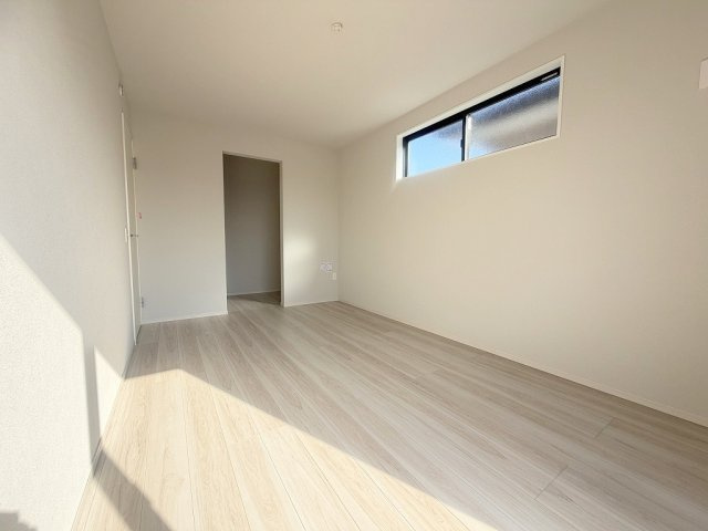 流山市西平井1丁目　新築戸建　全2棟　2号棟の洋室|WICが付いた洋室9帖・主寝室としていかがでしょう