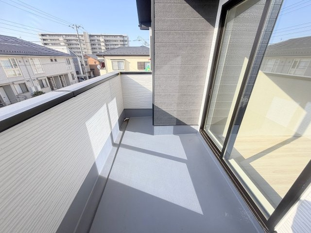 流山市西平井1丁目　新築戸建　全2棟　2号棟のバルコニー|南向きの陽当たり良好なバルコニー