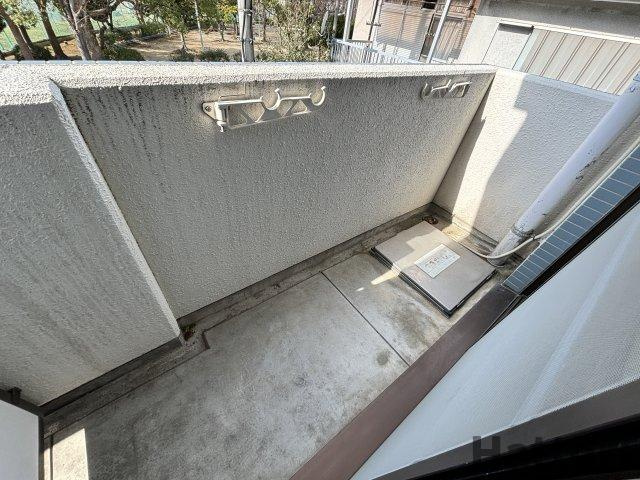 ジュネス蛍池のバルコニー