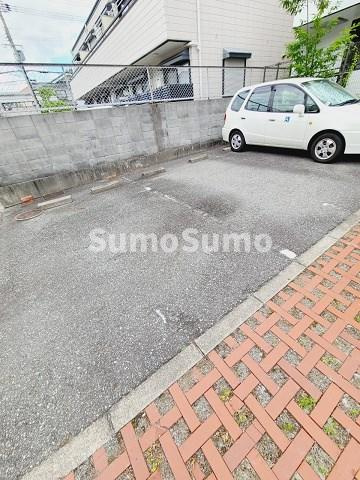 岡田山ハイツ　A棟の駐車場