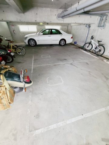 手塚マンションの駐車場
