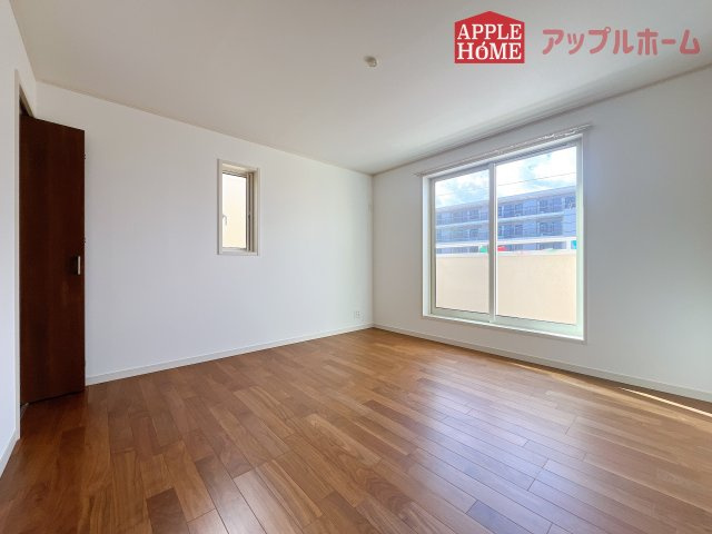 [新築住宅] さいたま市浦和区駒場1丁目 II期の洋室|居室は全室収納あり！たっぷりある収納活用でお部屋もキレイを保てます♪