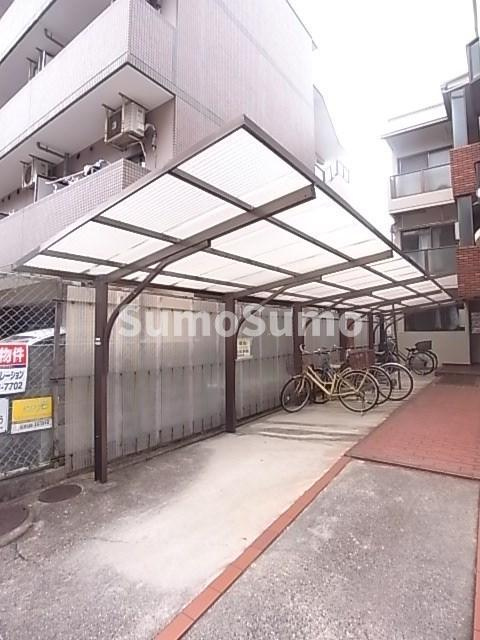 マンションヨネダの駐車場