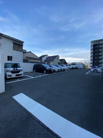 御崎グリーンマンションの駐車場