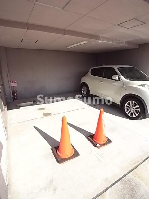 マーガレットハイツ（南塚口町3丁目）の駐車場