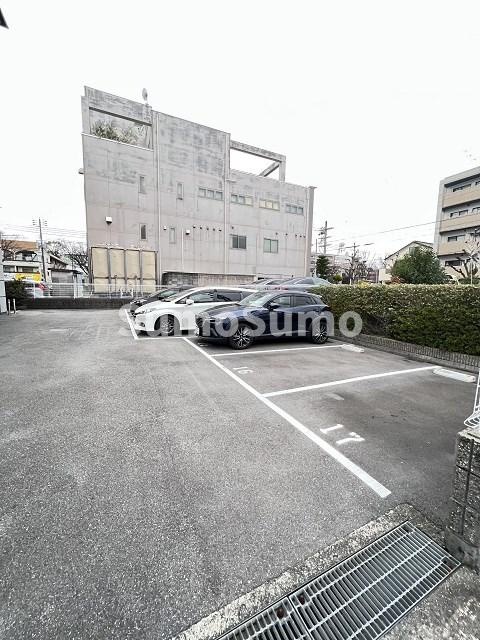 ラフィーネ武庫之荘の駐車場|駐車場完備です