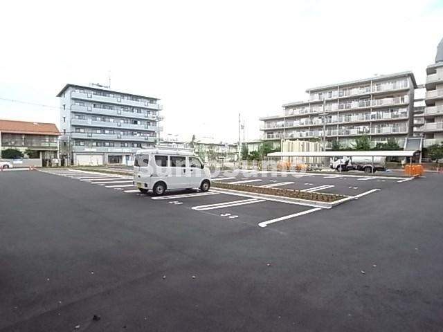 ミルト熊野の駐車場