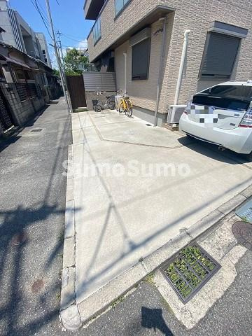 マシコット瓦林の駐車場