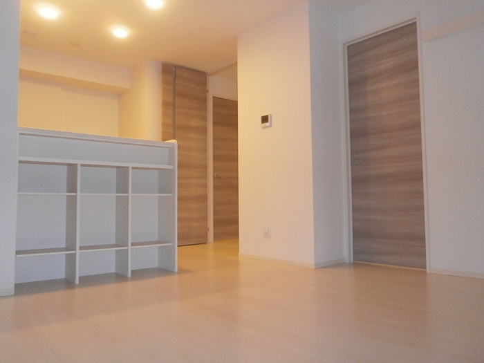 メディオ総持寺の居間・リビング