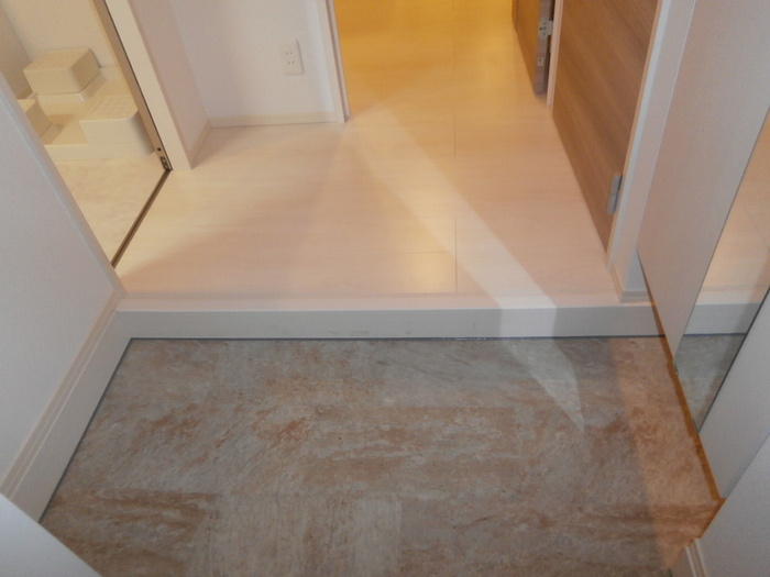 メディオ総持寺の玄関