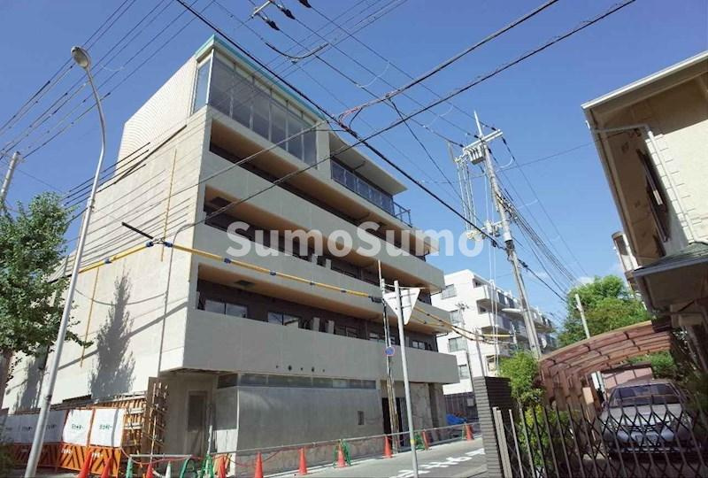 ラティ岡本