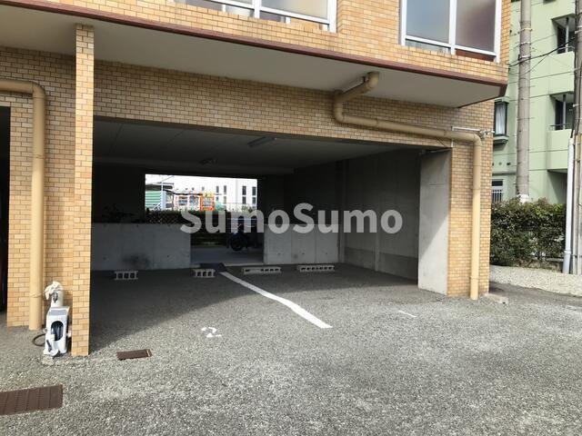 マブランシェット弦月の駐車場|屋根付き駐車場　空きございま… 