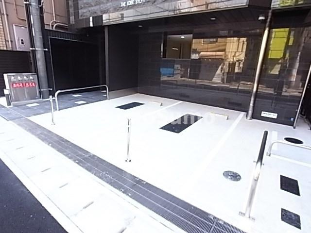 ララプレイス ザ・神戸シルフのエントランス