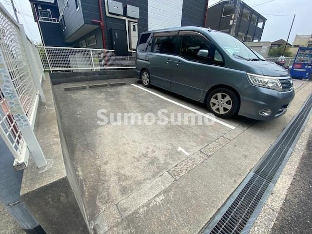 ラフォーレ一ノ谷の駐車場|車をお持ちの方に嬉しい駐車場付きの物件です